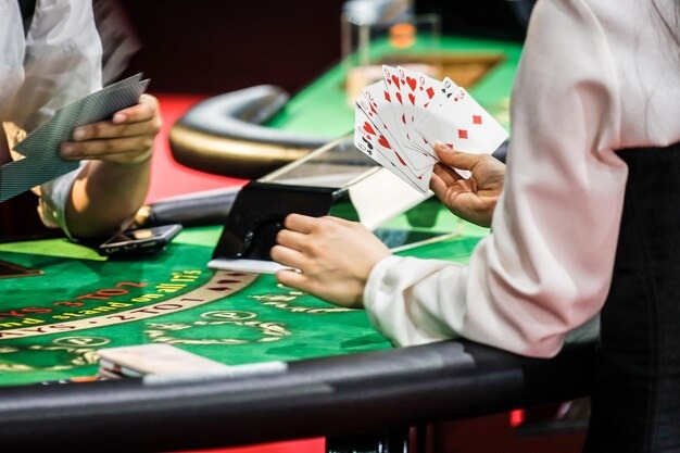 minislot mobile app interface showing football markets and live-dealer tables