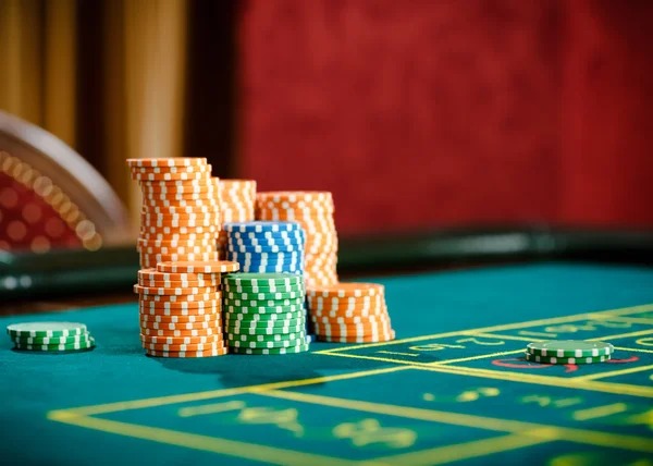 Live VIP Roulette table with croupier and spinning wheel